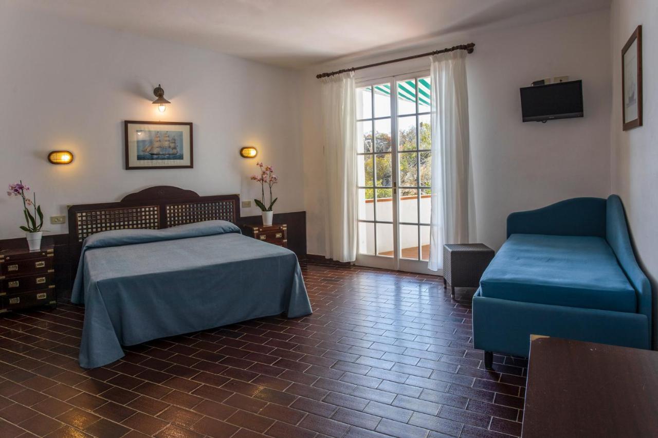 Hotel Antares Capoliveri  Extérieur photo