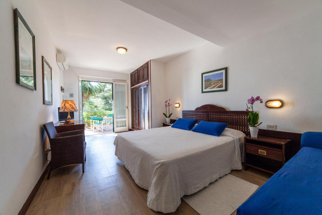 Hotel Antares Capoliveri  Extérieur photo