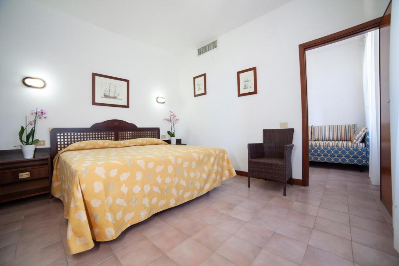 Hotel Antares Capoliveri  Extérieur photo