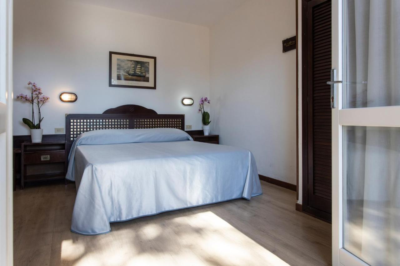 Hotel Antares Capoliveri  Extérieur photo