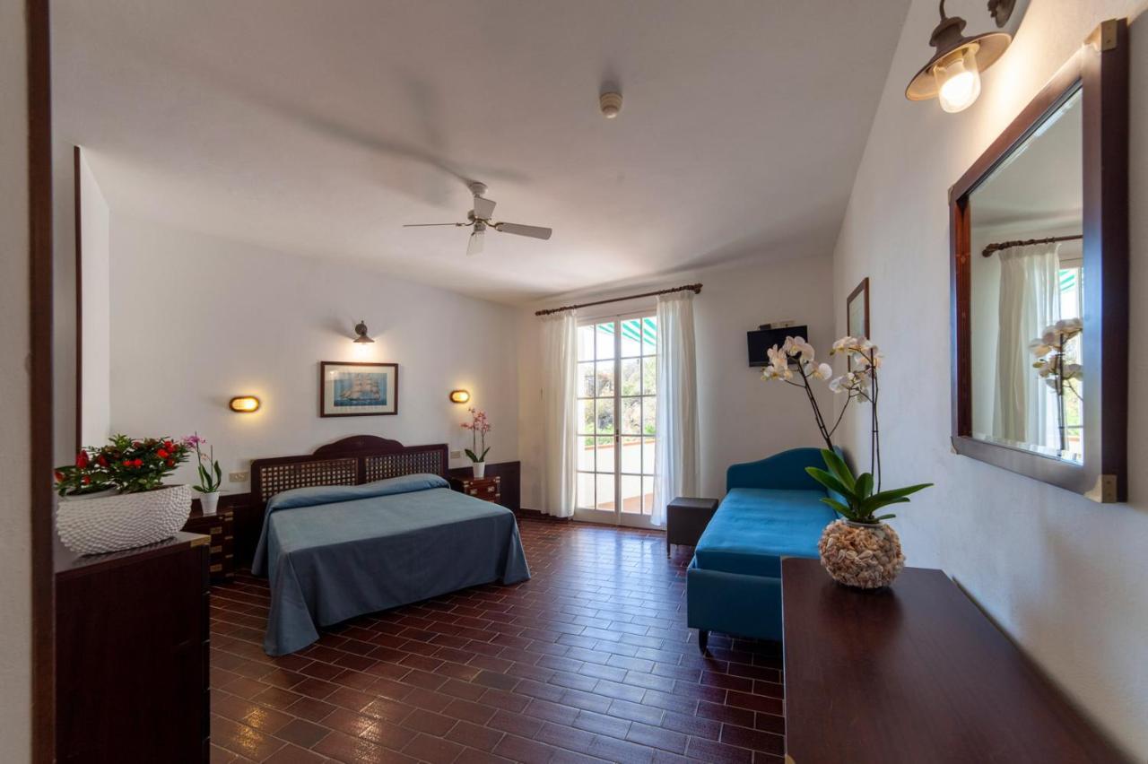 Hotel Antares Capoliveri  Extérieur photo