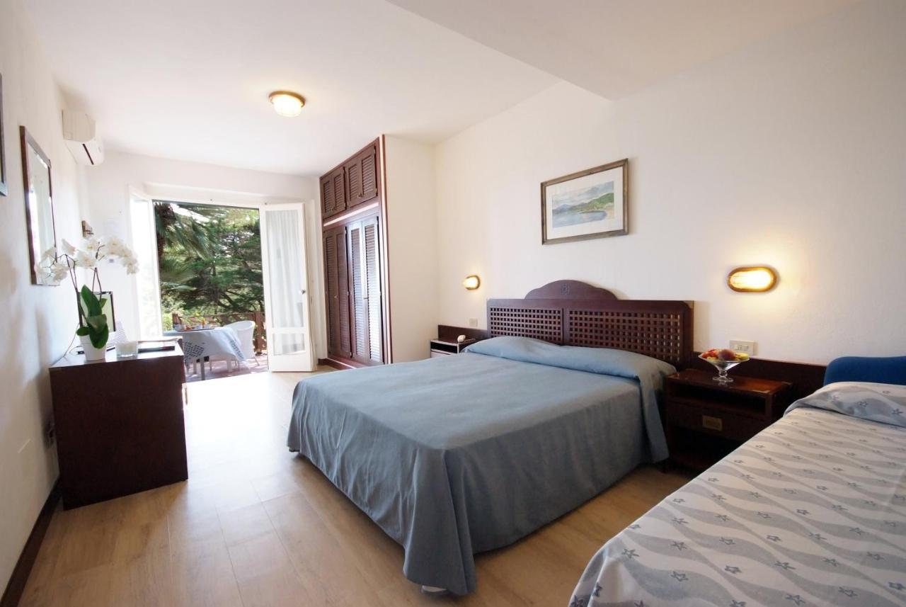 Hotel Antares Capoliveri  Extérieur photo