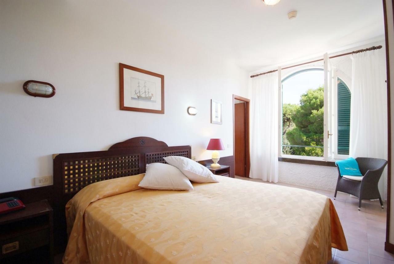 Hotel Antares Capoliveri  Extérieur photo