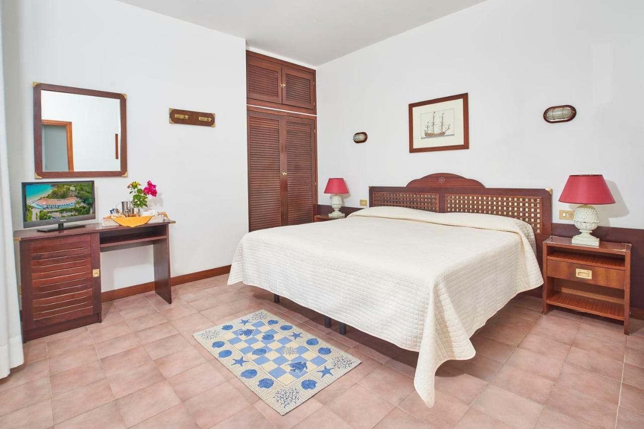 Hotel Antares Capoliveri  Extérieur photo